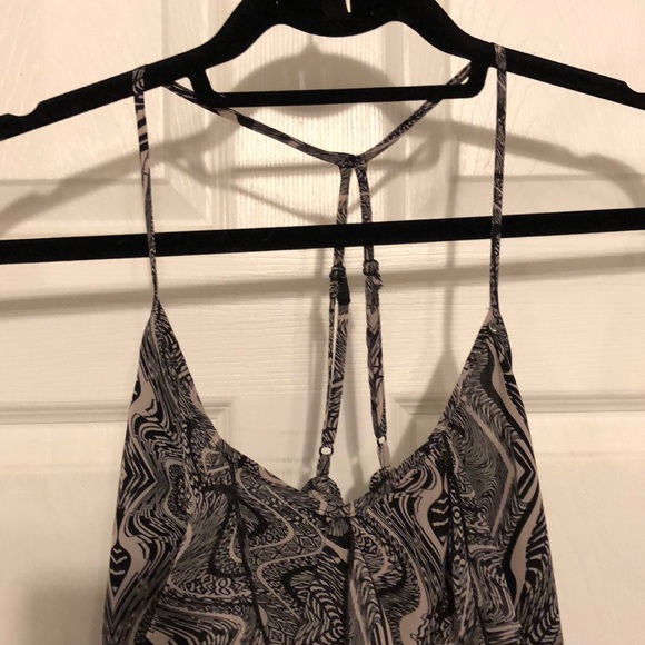 Ruffle front open back black and white tank - Picture 4 of 8